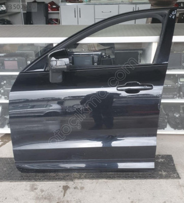 volvo xc60 2023 çıkma orjinal sol ön kapı kod:717 (son fiyat)