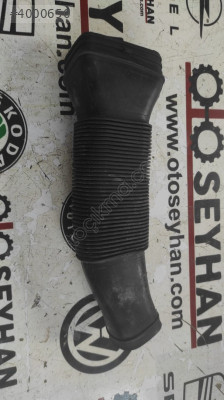 6R0129618 Skoda rapid 2016 hava filtre borusu