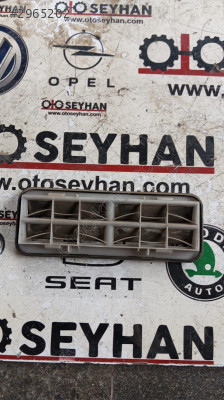 Opel Corsa D bagaj havalandırma ızgarası