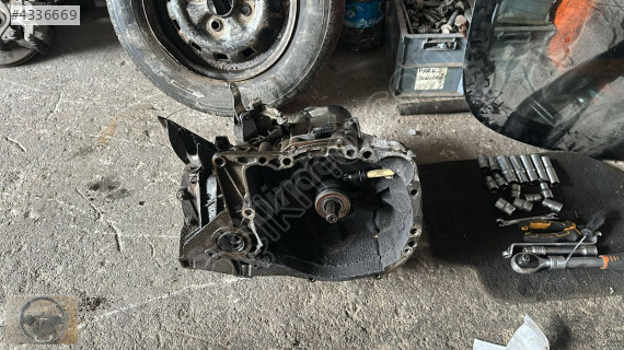 RENAULT CLİO 3 4 BENZİNLİ 1.2 MANUEL ŞANZIMAN BURSA MG