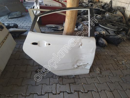2010 2013 Hyundai Accent blue sag arka kapı