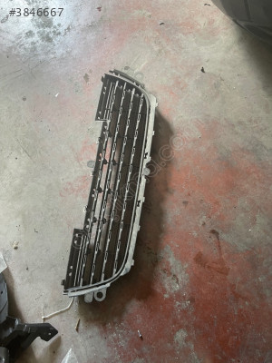 PEUGEOT 2008 ÖN TAMPON IZGARASI ORJİNAL ÇIKMA