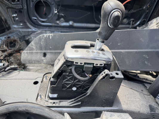 AUDİ A3 COUPE ÇIKMA ORJİNAL OTOMATİK VİTES MEKANİZMASI