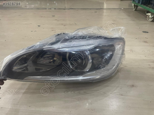 VOLVO S60  XENON SOL FAR