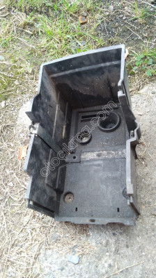 Ford Focus (08-11) Akü Plastiği orjinal çıkma