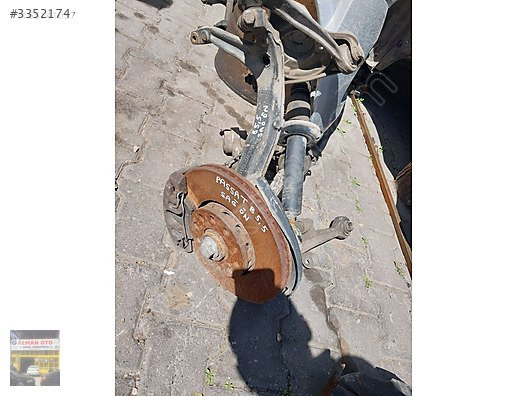 Volkswagen Passat B5,5 Sağ Ön Taşıyıcı