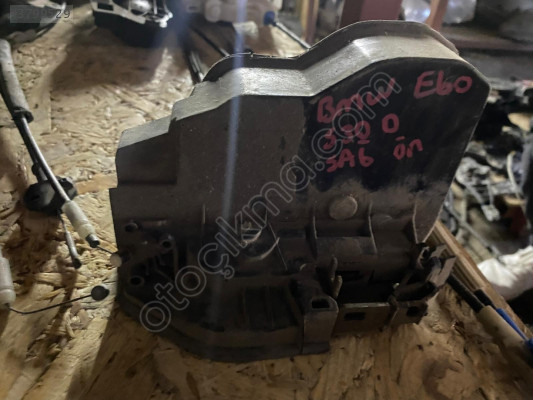 BMW 5.30D E60 sağ ön kapı kilidi