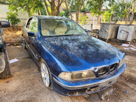 Bmw 520i sağ arka kapı çıkma
