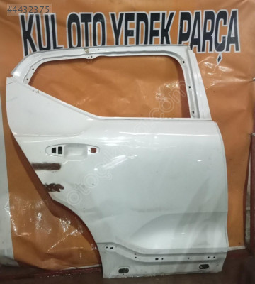 volvo xc40 sağ arka kapı