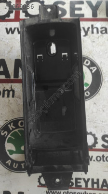 1K0862531A Golf 6 Orta konsol bardaklık yuvası