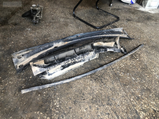 FORD FİESTA 2003/2008 CAM ÖNÜ IZGARASI ALT ÜST