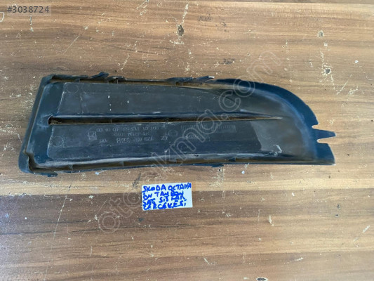 SKODA OCTAVİA SAĞ SİS FAR ÇERÇEVESİ ORJİNAL ÇIKMA TEMİZ ÜRÜN