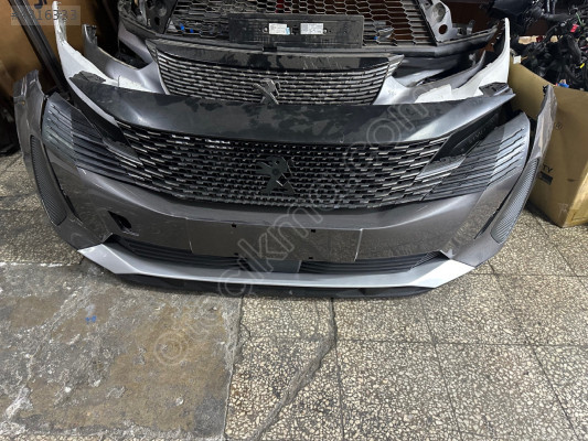 Peugeot 3008 ön tampon dolu