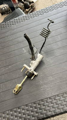 Hyundai accent era fren pompası üst merkezi