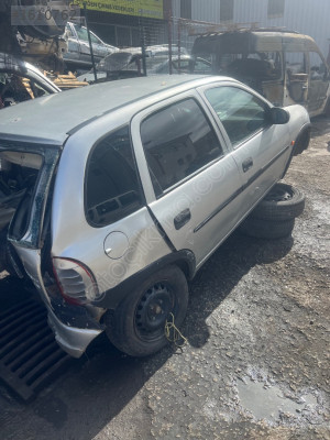 OPEL CORSA B “ SAĞ ÖN KAPI “ hatasız