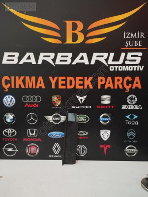 VOLKSWAGEN CADDY SAĞ STOP LAMBASI BLENDAJI 2K1945312