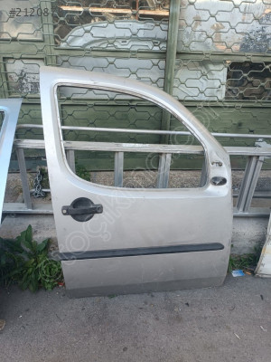 Fiat Doblo 2 sağ ön kapı çıkma hatasız