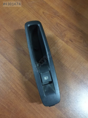 MEGANE 4 ARKA CAM AÇMA DÜĞMESİ VE GÖZÜ  ORJİNAL ÇIKMA