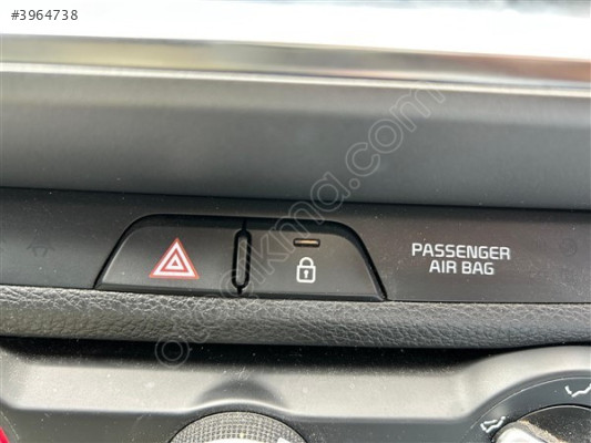 2022 Kia Stonic Dörtlü Flaşör Düğmesi