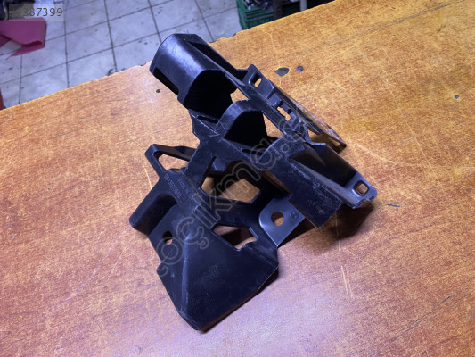 PEUGEOT 508 R8 SAĞ ARKA TAMPON BRAKETİ ÇIKMA 9813570880