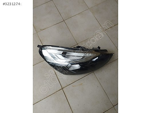 Renault Clio 4 far çeşitleri vardır