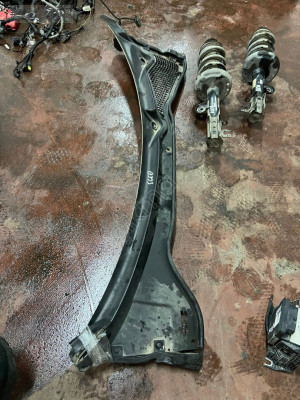 FIAT EGEA ÖN CAM IZGARASI MERT OTO