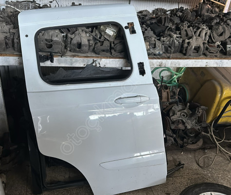 2016-2021 MODEL ORJ ÇIKMA FORD COURİER SAĞ SÜRGÜLÜ KAPI