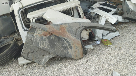 Renault latitude 2012 model sağ arka çamurluk
