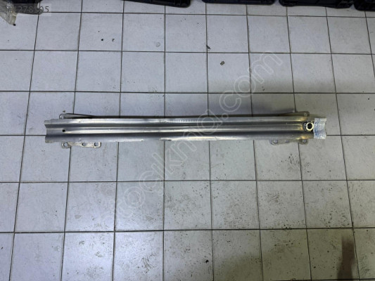 Audi A4-A5 Arka Tampon Demiri 2016-2019 8W0807309