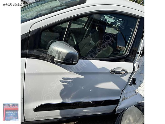 FORD COURİER BEYAZ SOL ÖN KAPI ORİJİNAL ÇIKMA