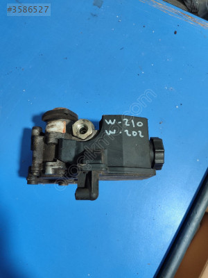 Mercedes w210 W 202 çıkma direksiyon pompası