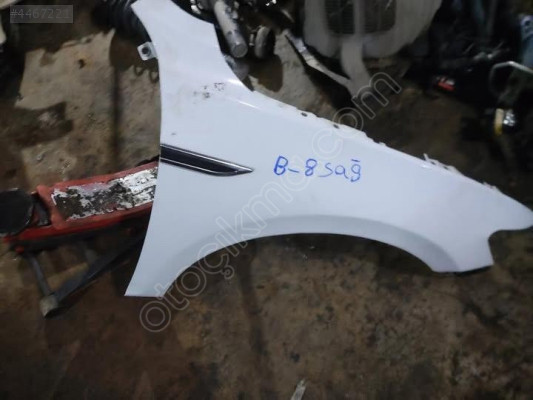 VOLKSWAGEN PASSSAT B8 SAĞ ÇAMURLUK