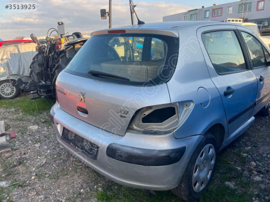 Peugeot 307 sağ arka Çamurluk