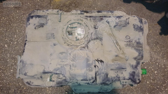 Mercedes W176 A180 benzin deposu ve benzin şamandırası