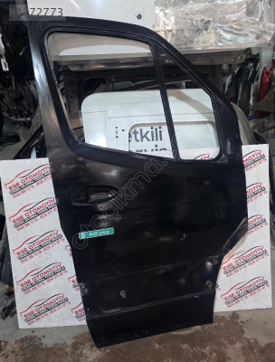 MERCEDES SPRİNTER W907/W910 SİYAH SAĞ ÖN KAPI ORJINAL LOKALLIK