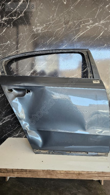 passat sağ arka kapı 3AE833056
