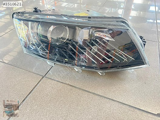 Skoda octavia sağ xenon far orjinal çıkma