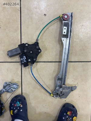 OPEL CORSA D SOL ÖN CAM KRİKOSU