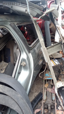 renault megane station wagon  sol arka çamurluk