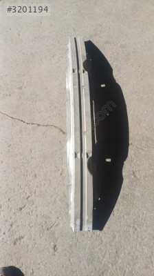 2001-2006 Audi A6 Ön Tampon Demiri