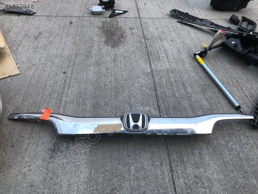 HONDA CR-V ARKA BAGAJ NİKELAJI 74890-T1V-R000