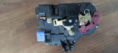 Golf V - 5 sol ön kapı kilidi OEM 3D1837015 sıfır yan sanayi