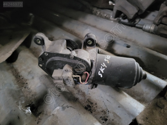 Nissan skystar ön cam silecek motoru