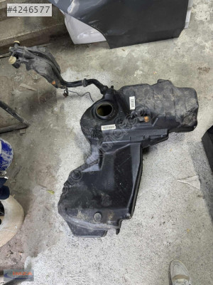 AUDİ A4 B7 KASA YAKIT DEPOSU DİESEL 8E0201085