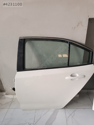 Corolla sol arka kapı