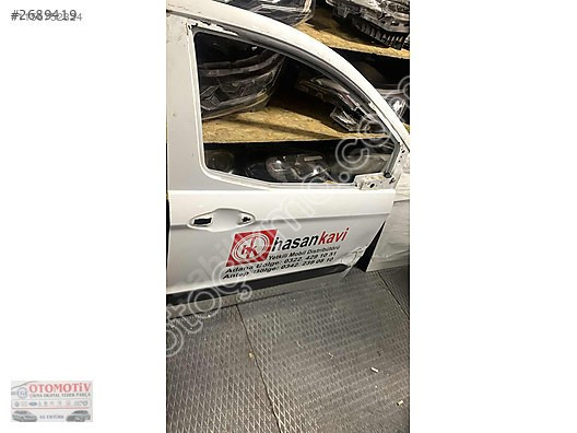 FORD COURİER BEYAZ SAĞ ÖN KAPI ORJINAL LOKALLIK