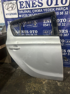 HYUNDAI İ20 SAĞ ARKA KAPI ÇIKMA ORJİNAL