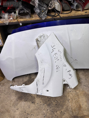 Courier sol ön çamurluk