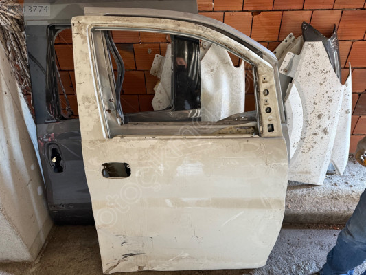 HYUNDAİ STAREX ÇIKMA ORJİNAL SAĞ ÖN KAPI KD