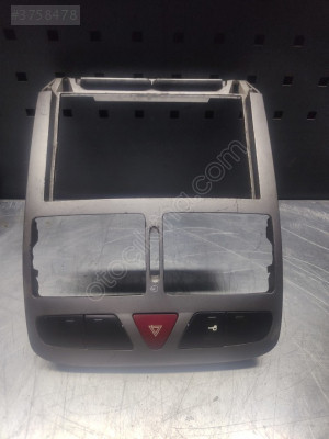 PEUGEOT 307 TEYP ÇERÇEVESİ